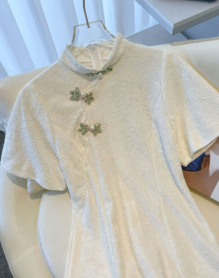 Vintage-Inspired Lace Cheongsam Dress