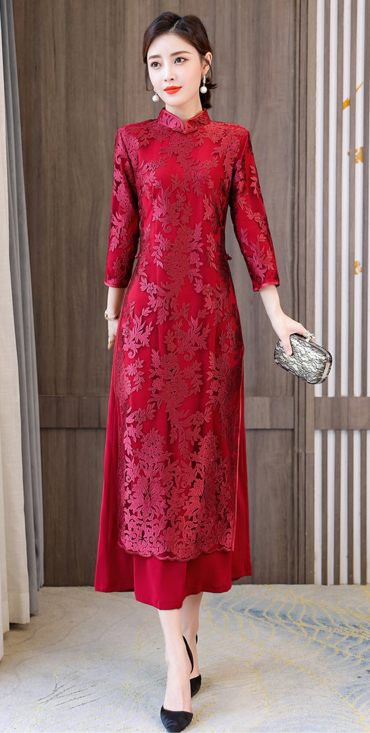 Elegant Chinese Cheongsam Dress with Floral Embroidery