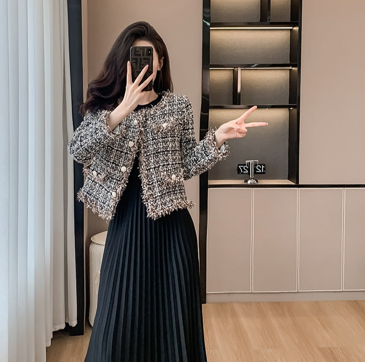 Chic Checkered Tweed Short Jacket - Ladies' Cropped Coat with Frayed Trim