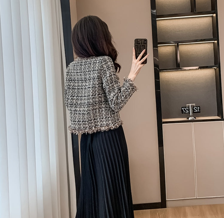 Chic Checkered Tweed Short Jacket - Ladies' Cropped Coat with Frayed Trim