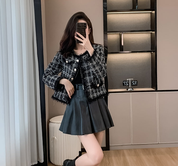 Chic Checkered Tweed Short Jacket - Ladies' Cropped Coat with Frayed Trim