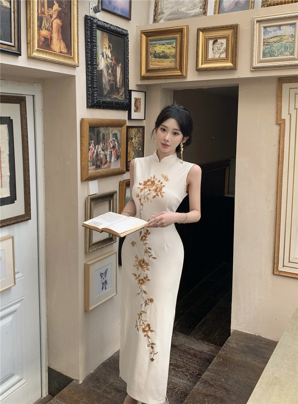 Flower Embroidery Sleeveless Slit Cheongsam Dress