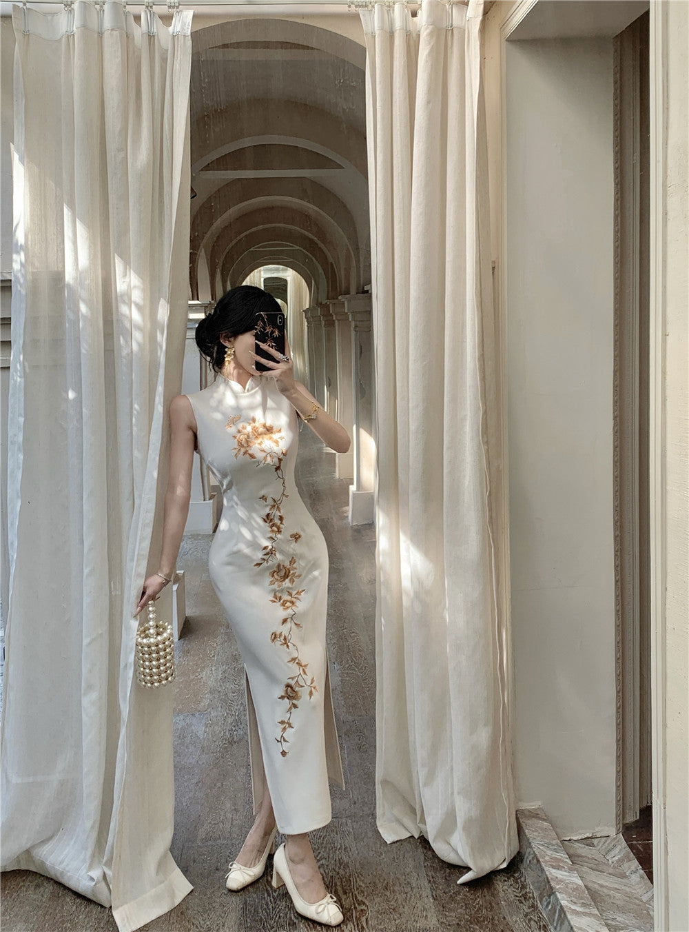 Flower Embroidery Sleeveless Slit Cheongsam Dress
