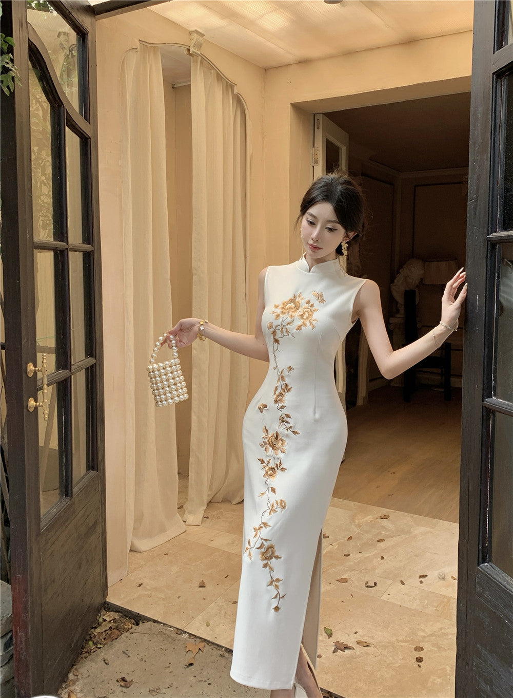 Flower Embroidery Sleeveless Slit Cheongsam Dress