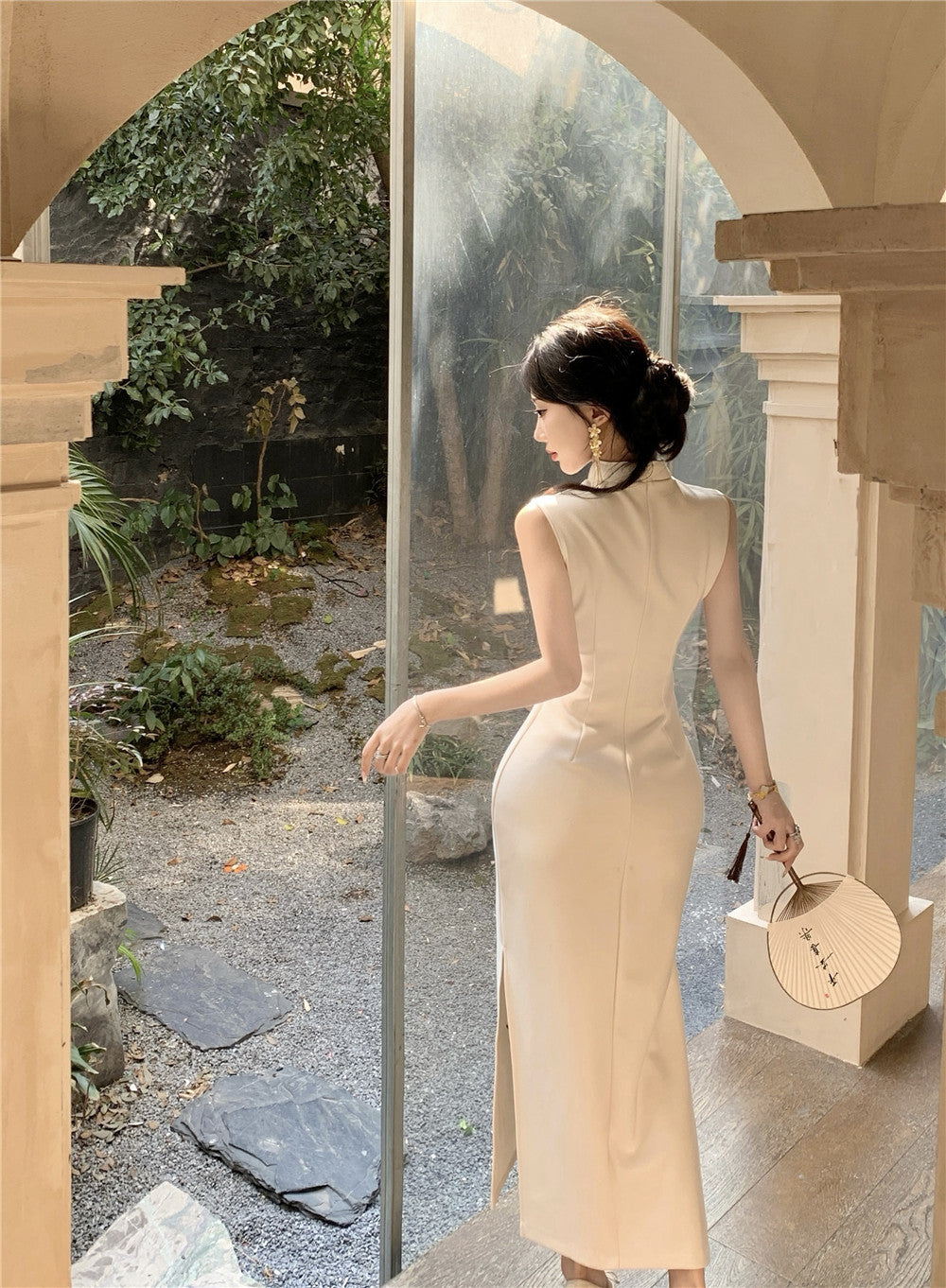 Flower Embroidery Sleeveless Slit Cheongsam Dress