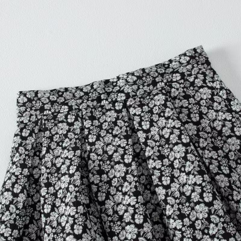 Pleated Midi Skirt with Ditsy Floral Print