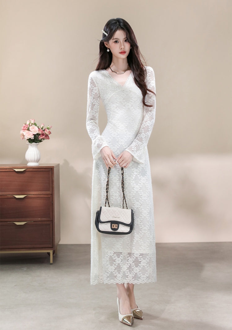 Elegant Cocktail Lace Sheath Dress with V-Neck and Scalloped Hem