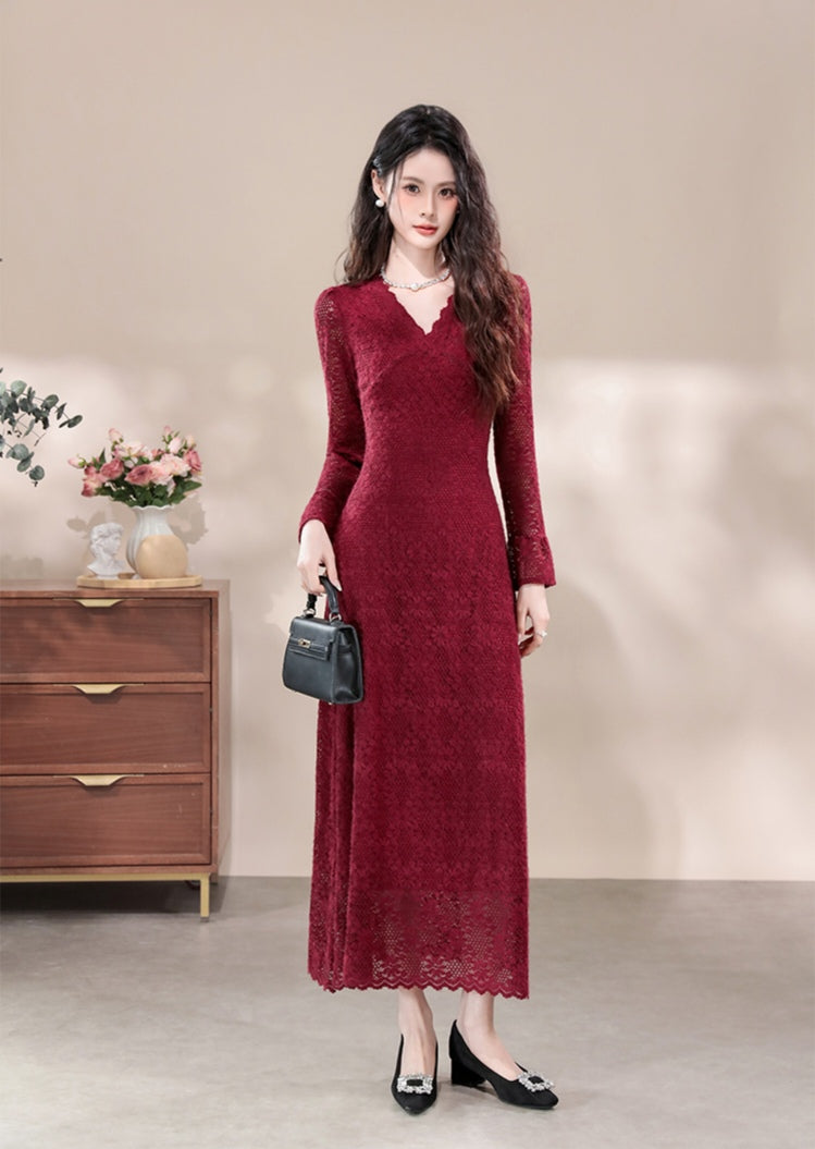 Elegant Cocktail Lace Sheath Dress with V-Neck and Scalloped Hem