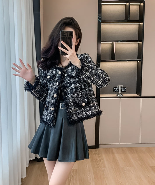 Chic Checkered Tweed Short Jacket - Ladies' Cropped Coat with Frayed Trim