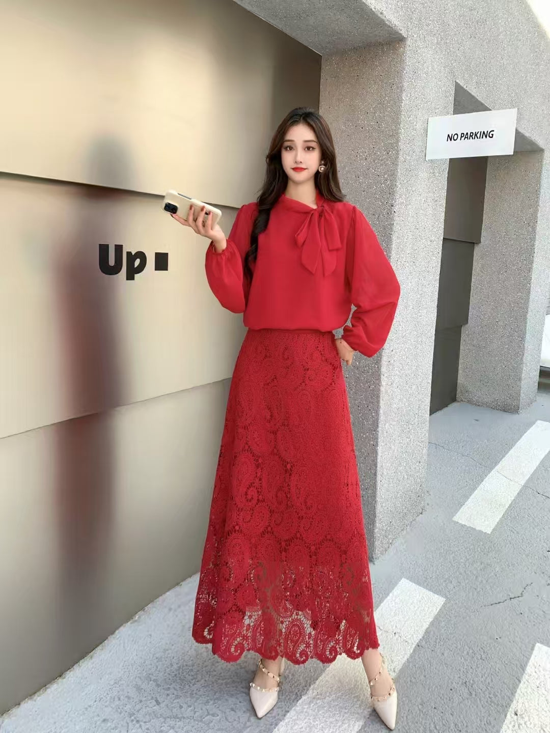 Round Neck Pullover Shirt + Lace Skirt Two Pieces Set