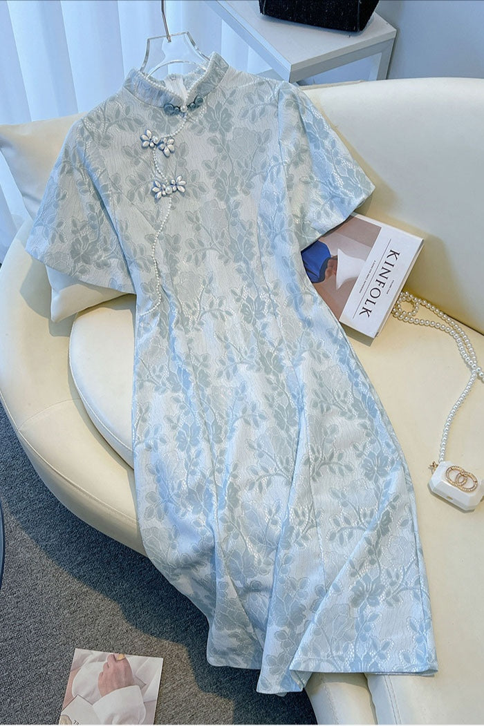 Vintage-Inspired Lace Cheongsam Dress