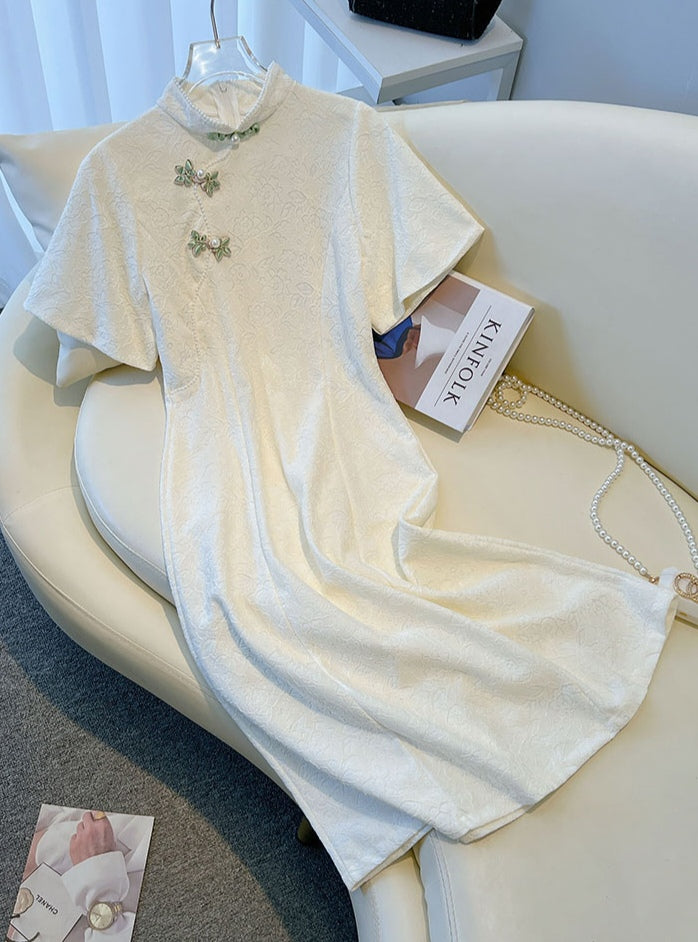 Vintage-Inspired Lace Cheongsam Dress