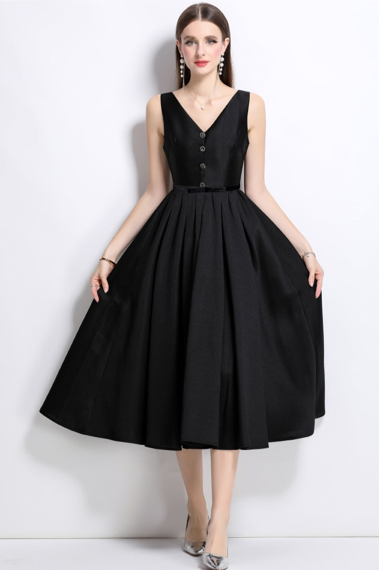 Black V-neck Sleeveless Pleated Elegant Dress