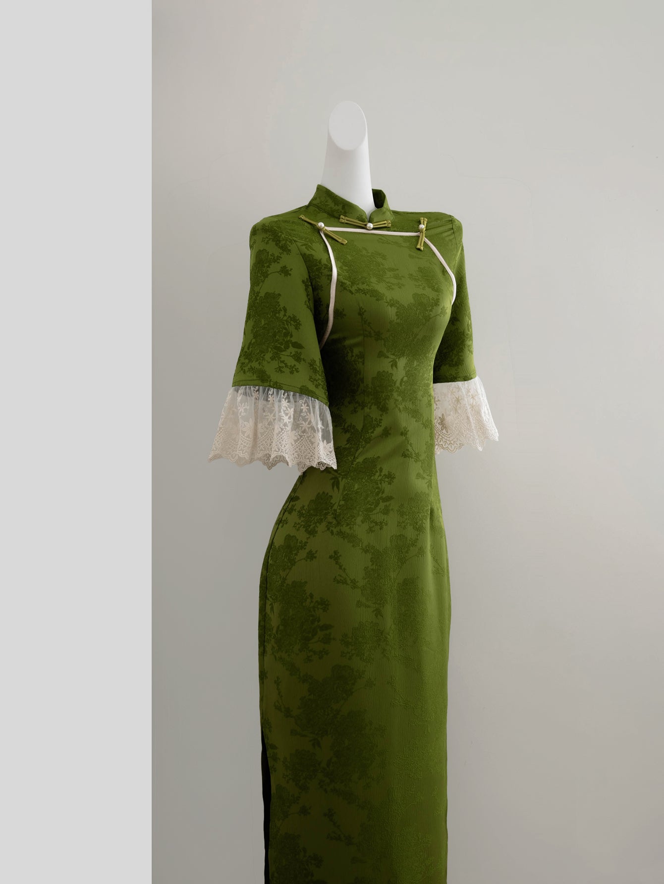 Green Brocade Cheongsam Dress with Lace Sleeves