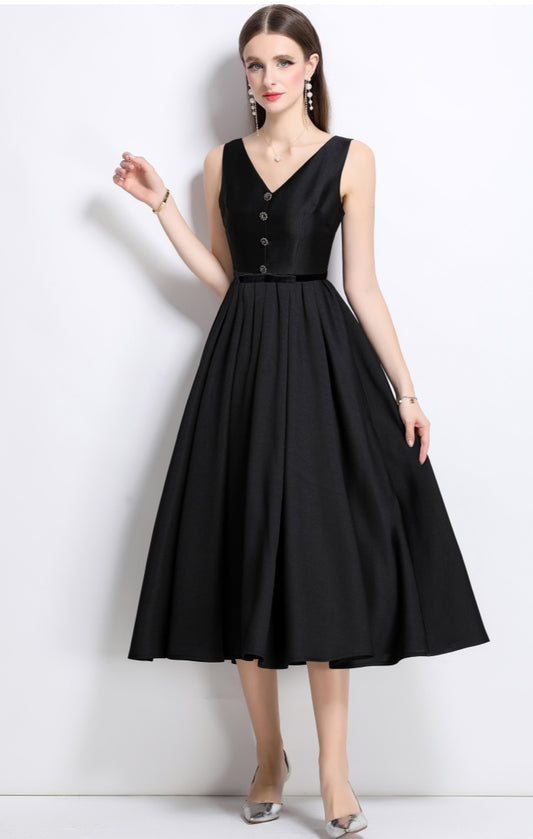 Black V-neck Sleeveless Pleated Elegant Dress