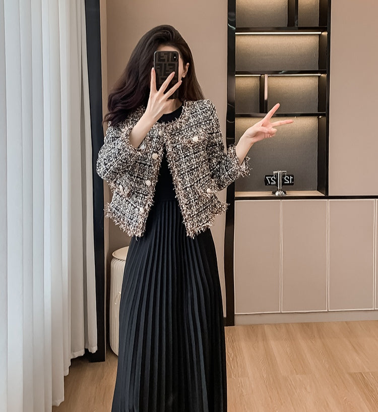 Chic Checkered Tweed Short Jacket - Ladies' Cropped Coat with Frayed Trim