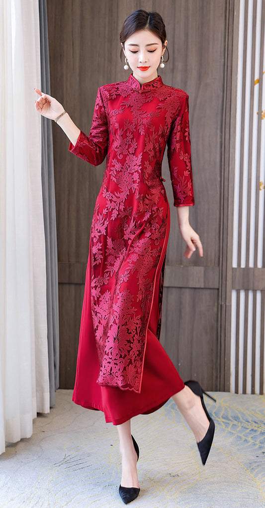 Elegant Chinese Cheongsam Dress with Floral Embroidery